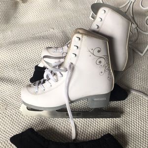 Bladerunner girls iceskates sz3
